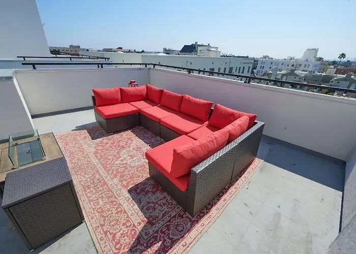 $3M Penthouse In K-Town With Private Roof Deck