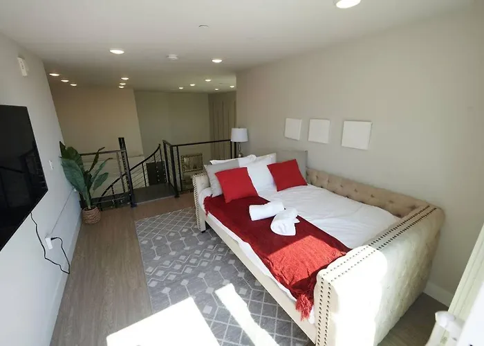 $3M Penthouse In K-Town With Private Roof Deck